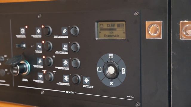 Как стать капитаном? Управление яхтой. Курсы капитанов яхт от Check In Sea #1 смотреть онлайн