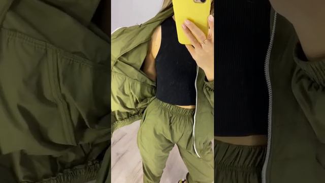 Женский спортивный костюм плащевка легкий весенний куртка на змейке и штаны с высокой посадкой смотреть онлайн