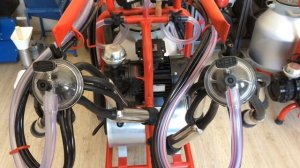 Доильный аппарат на 2 коровы.