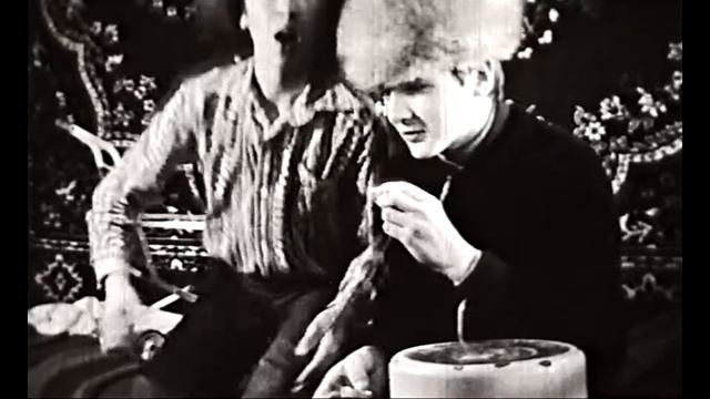 Назад в СССР, Город Ильичевск, Первый звуковой 15 января 1983 года смотреть онлайн