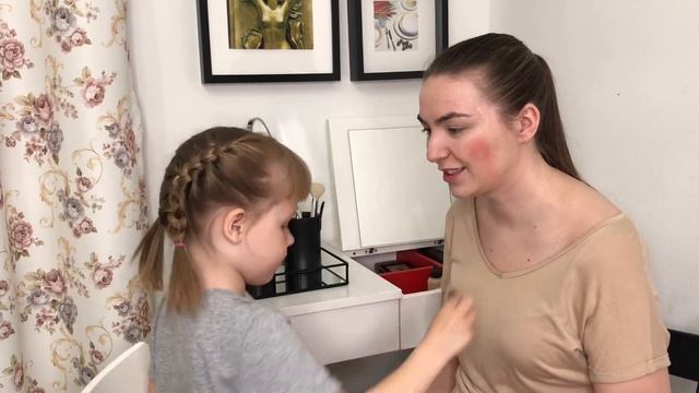 ДОЧЬ ДЕЛАЕТ МНЕ МАКИЯЖ | мейкап челлендж | ЛЮКС в расход смотреть онлайн