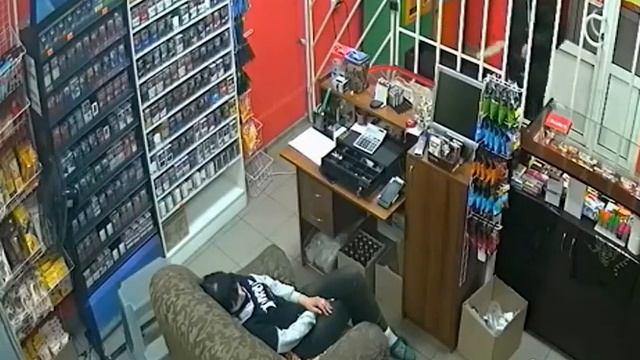 Кировский парнишка украл из кассы 12000 рублей смотреть онлайн