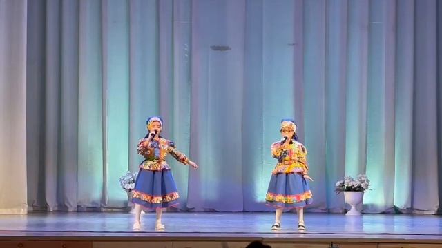 Дуэт Симбирёва Софья, Амиркулова Камилла, "Песня Русская" сл. О.Дубровской, мел.Е.Зарицкой смотреть онлайн
