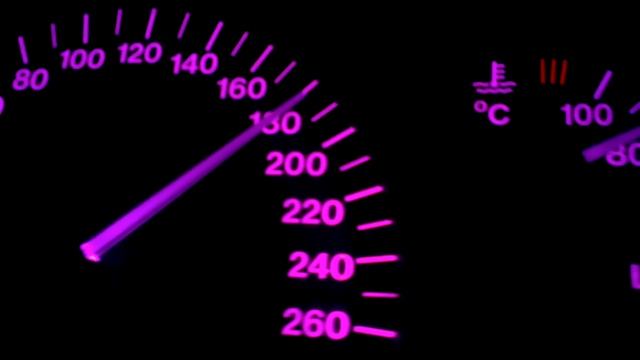 Opel Vectra B 2.0 16V Voyage 0-210 km/h смотреть онлайн