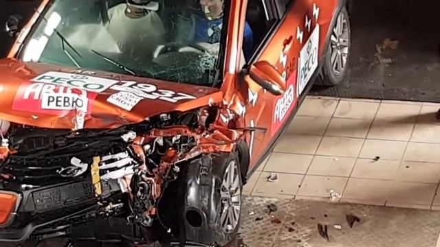 КРАШ ТЕСТ LADA Vesta SW cross универсал оказался менее безопасным, чем седан смотреть онлайн