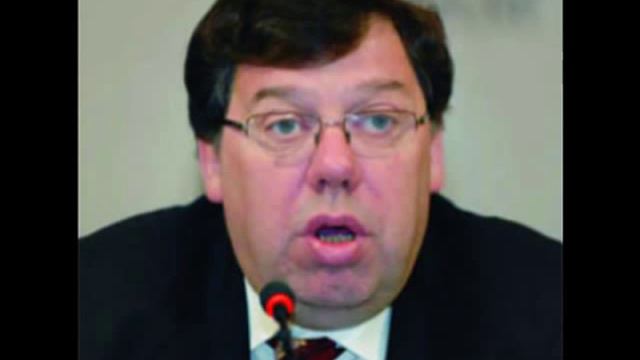 Taoiseach Brian Cowen Drunk Live On Air (ORIGINAL) - Taoiseach Brian Cowen.flv смотреть онлайн