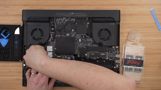 Alienware M18 & M16 - 10TB of SSDs and 64GB RAM Upgrade смотреть онлайн