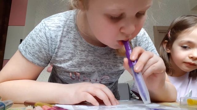 Распаковка и рисование волшебными фломастерами. смотреть онлайн