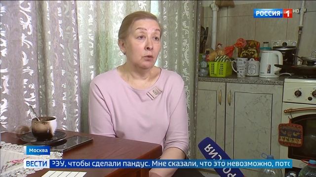 Молодой инвалид-колясочник выходит из дома с риском для жизни смотреть онлайн