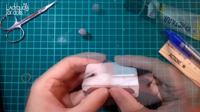 Делаем чемодан для куклы| Suitcase for dolls-Tutorial смотреть онлайн