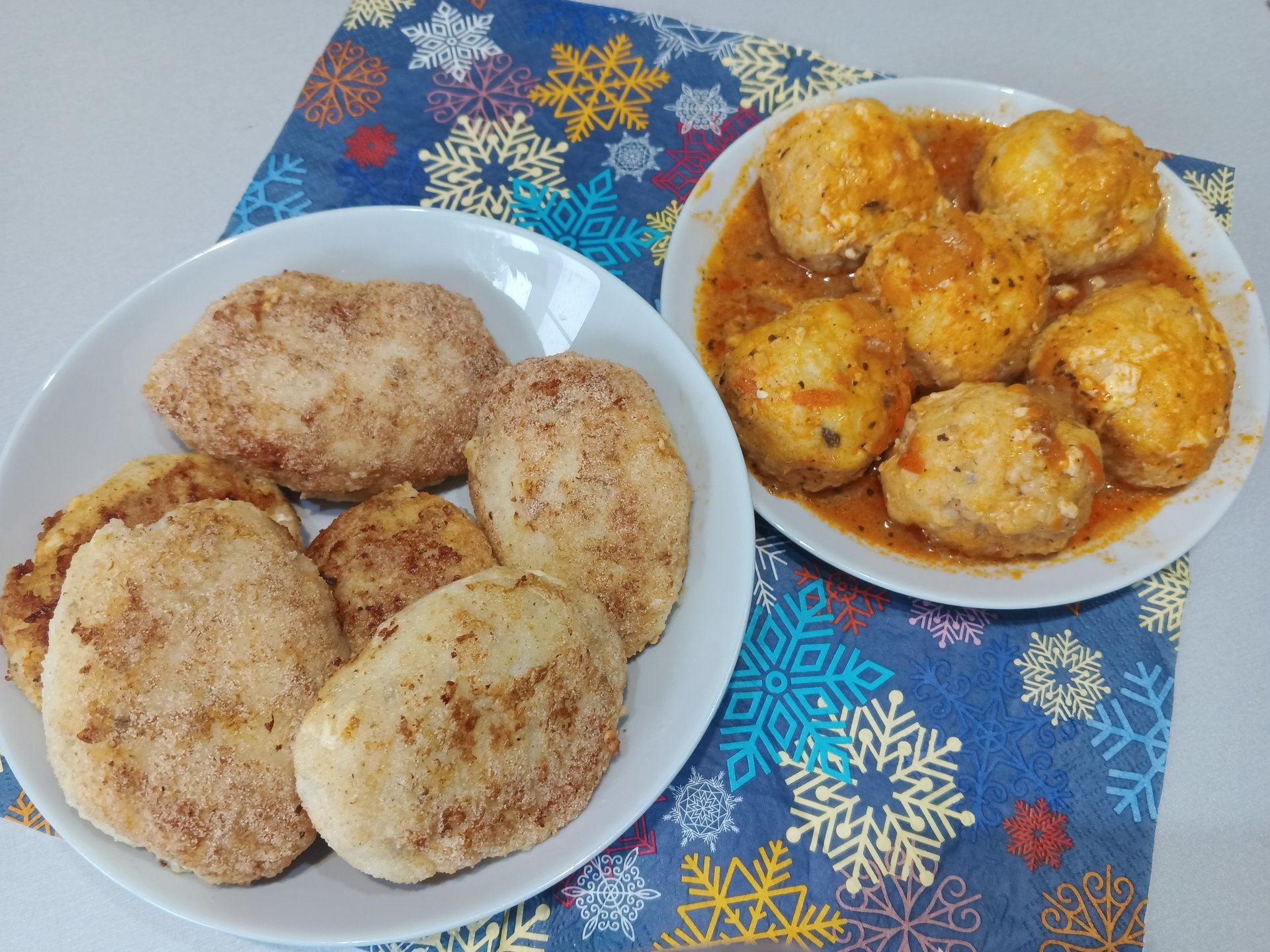 Рыбные биточки с подливкой и рыбные котлеты из Судака и трески. смотреть онлайн