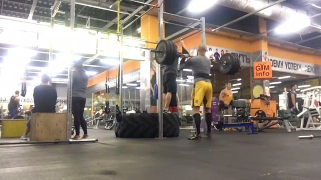 Leg day - every day. Back injury rehab in swimming pool. смотреть онлайн