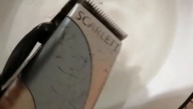 КАК ПОЧИСТИТЬ ЭЛЕКТРОБРИТВУ? смотреть онлайн