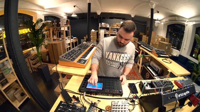 MPC LIVE BEATMAKING 2 | Old school, boom bap hip-hop смотреть онлайн