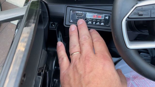 Электромобиль Audi E tron смотреть онлайн