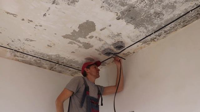 Прокладка кабеля по потолку.