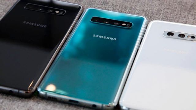 Samsung S10 VS Samsung S10E смотреть онлайн