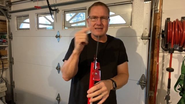 The MUST HAVE Ice Tool For Winter! The Ultimate (Ice) Scraper from Young MFG смотреть онлайн