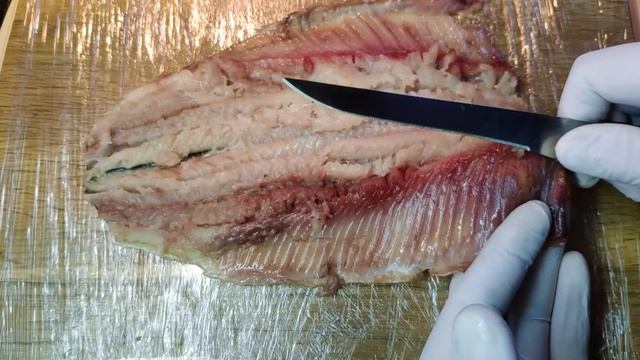 Как почистить селедку быстро и без костей. Как разделать селёдку смотреть онлайн