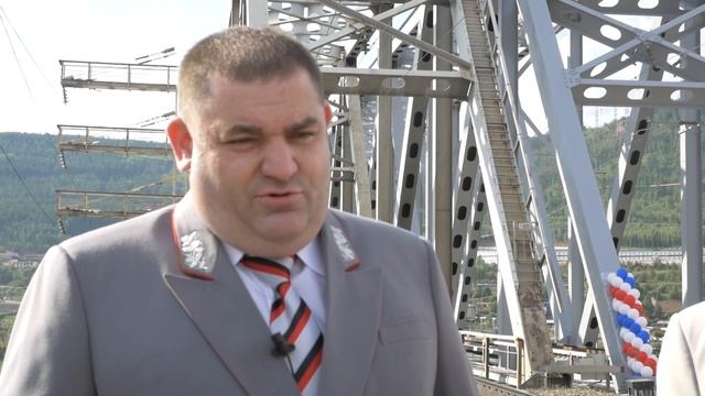 Открыто рабочее движение по второму железнодорожному мосту через р. Лена