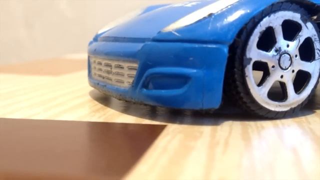 Игрушечная посаженная полицейская машина смотреть онлайн