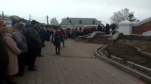 Погибшего на Украине офицера похоронили в Бердске 8 апреля 2022 года смотреть онлайн