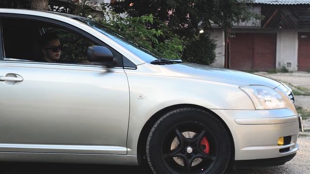 Toyota Avensis - car video смотреть онлайн