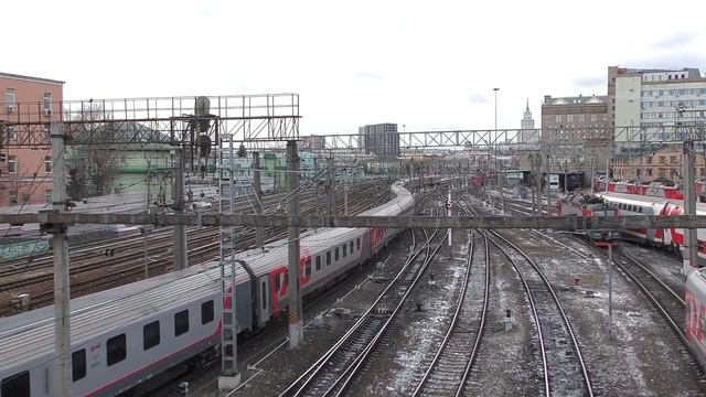 ЭП20-049 с фирменным поездом №102 "Премиум" Москва - Адлер смотреть онлайн