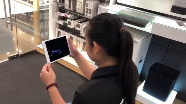 The new Bose Soundwear Companion смотреть онлайн