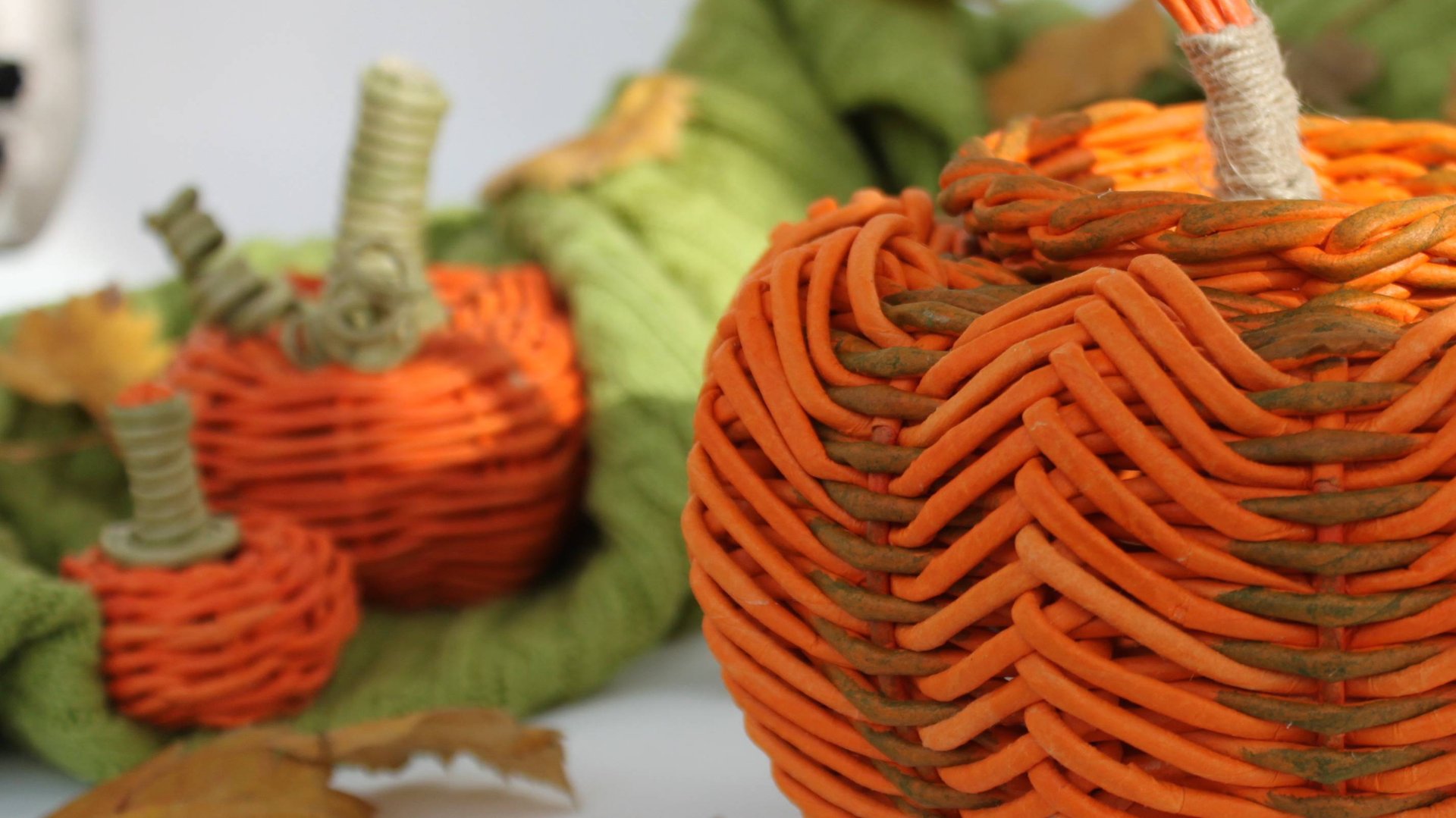 Тыква . Часть 2. Плетение из бумаги смотреть онлайн