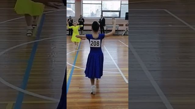 Танцевальный турнир??Первое место ?Бальные танцы Новосибирск #бальныетанцыдети #10years #вальс#сол смотреть онлайн
