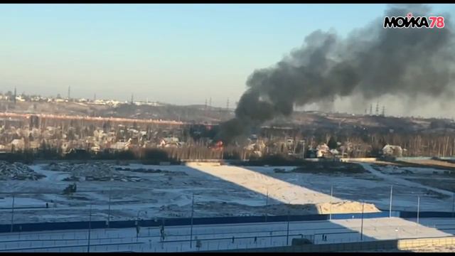 В Петербурге горит частный жилой дом смотреть онлайн