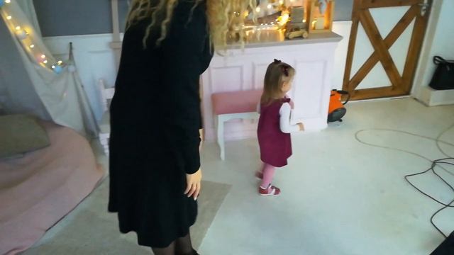 Посмотрите, насколько просто сделать новогоднюю семейную фотосессию в студии. смотреть онлайн