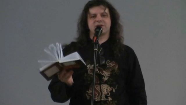 Дмитрий Кузьмин читает стихотворение У.Х.Одена «Погребальный блюз» в собственном переводе смотреть онлайн