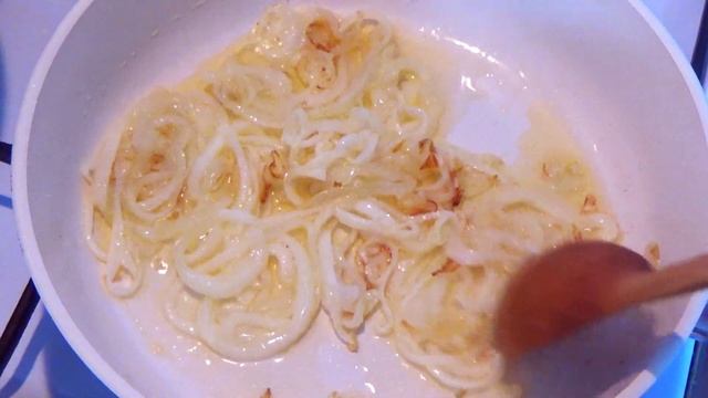 Спагетти с креветками. Паста с морепродуктами и томатами смотреть онлайн