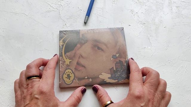 Первый k-pop альбом в почти шестьдесят. Распаковка альбома с Хенджином из Stray Kids. Кейпопнапенси смотреть онлайн