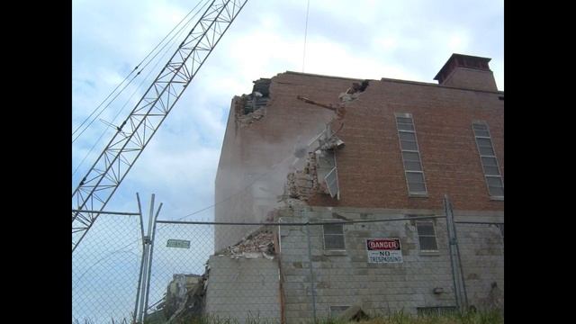 Demolition of the USDB "The Castle" Leavenworth, KS смотреть онлайн