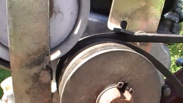 Регулировка ремней старого мотоблока МБ - 1 (петлеуловитель) смотреть онлайн