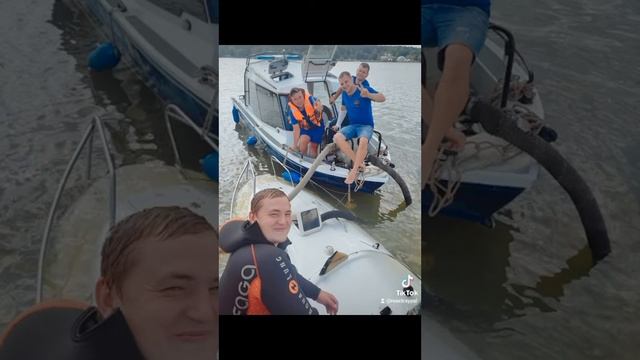 Минск Освод.. Подъем яхты со дна моря