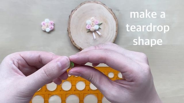 Paper Quilling Flowers | Paper Quilling Beginners| Wedding Card - How to quill a mini flower bouque смотреть онлайн