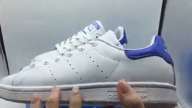 Кроссовки Adidas Originals Stan Smith Белые с синим смотреть онлайн