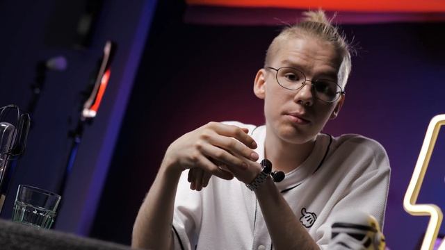 Как купить iPhone на Авито и не прогореть? смотреть онлайн