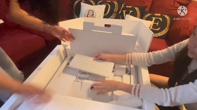 UNBOXING NEW iMac 24" | THANK YOU DAD & MOM | Ceraine's Journey смотреть онлайн
