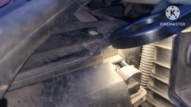 Замена ламп головного освещения Audi Q7 4l смотреть онлайн