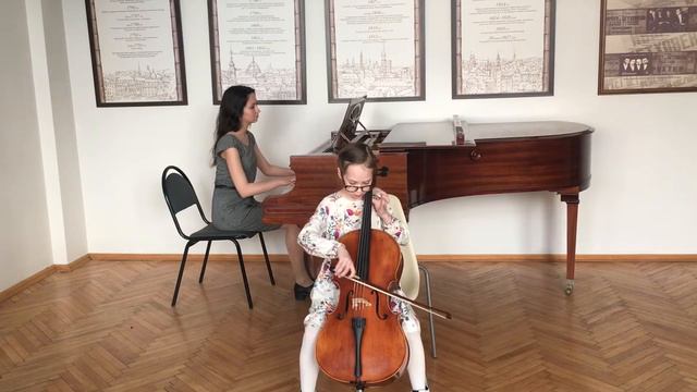 J.S. Bach: Minuet C dur. Nelli Kart, 7 y.o. смотреть онлайн