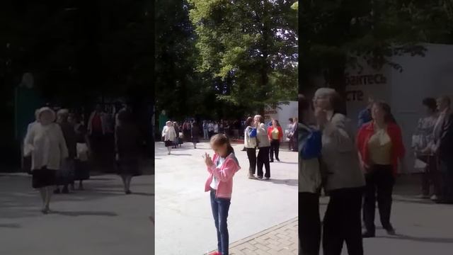 Сокольники жгут(первый тёплый денек июня,народ отрывается))Вот такое это лето2017))) смотреть онлайн