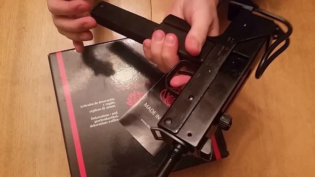 Пистолет-пулемет Ingram Mac 11 макет ММГ, Denix replica 1088 смотреть онлайн