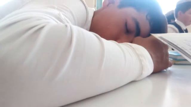 Устал от школы смотреть онлайн