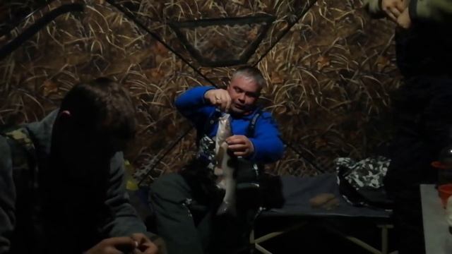 Рыбалка в Новогодние праздники. Рыбалка с комфортом / Сахалинская рыбалка & Sakhalin fishing смотреть онлайн