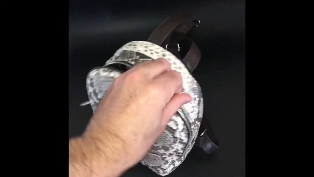 Рюкзак из натуральной кожи Питона 01RN037 смотреть онлайн